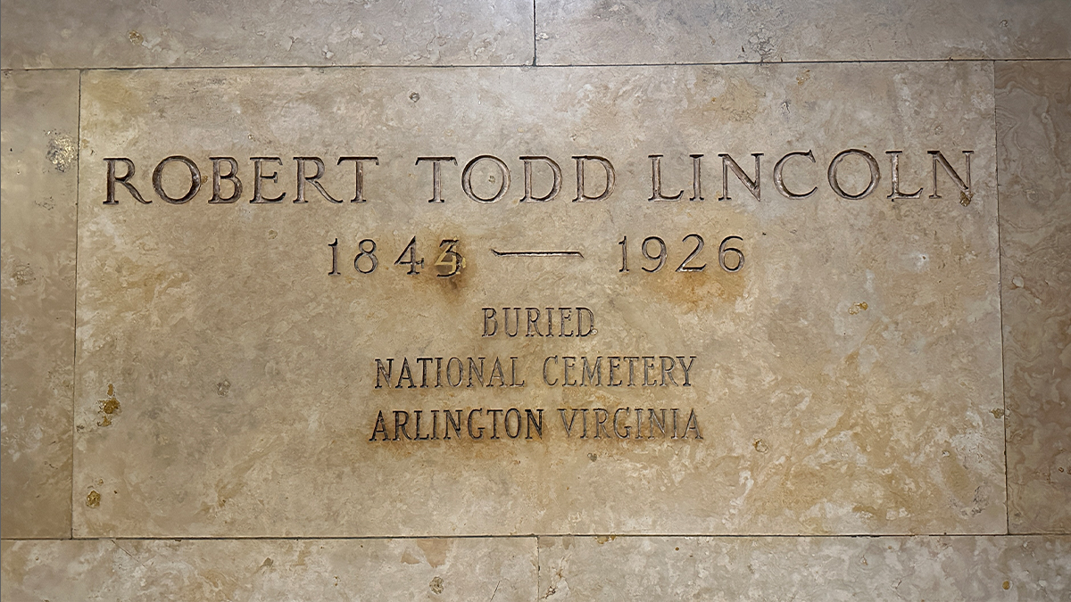 Robert Lincoln's name for empty crypt, Lincoln Tomb at Oak Ridge Cemetery, Springfield, IL