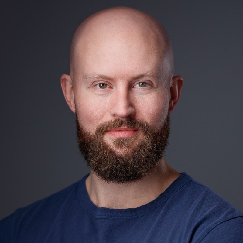 [headshot] image of customer (for a construction company)