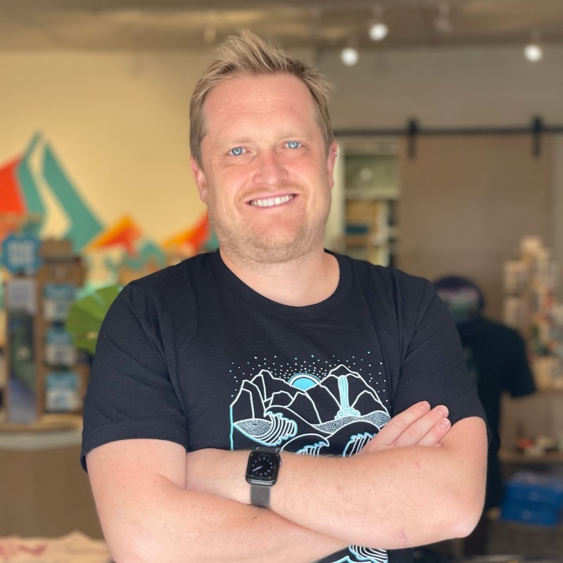 [headshot] image of customer (for a construction company)