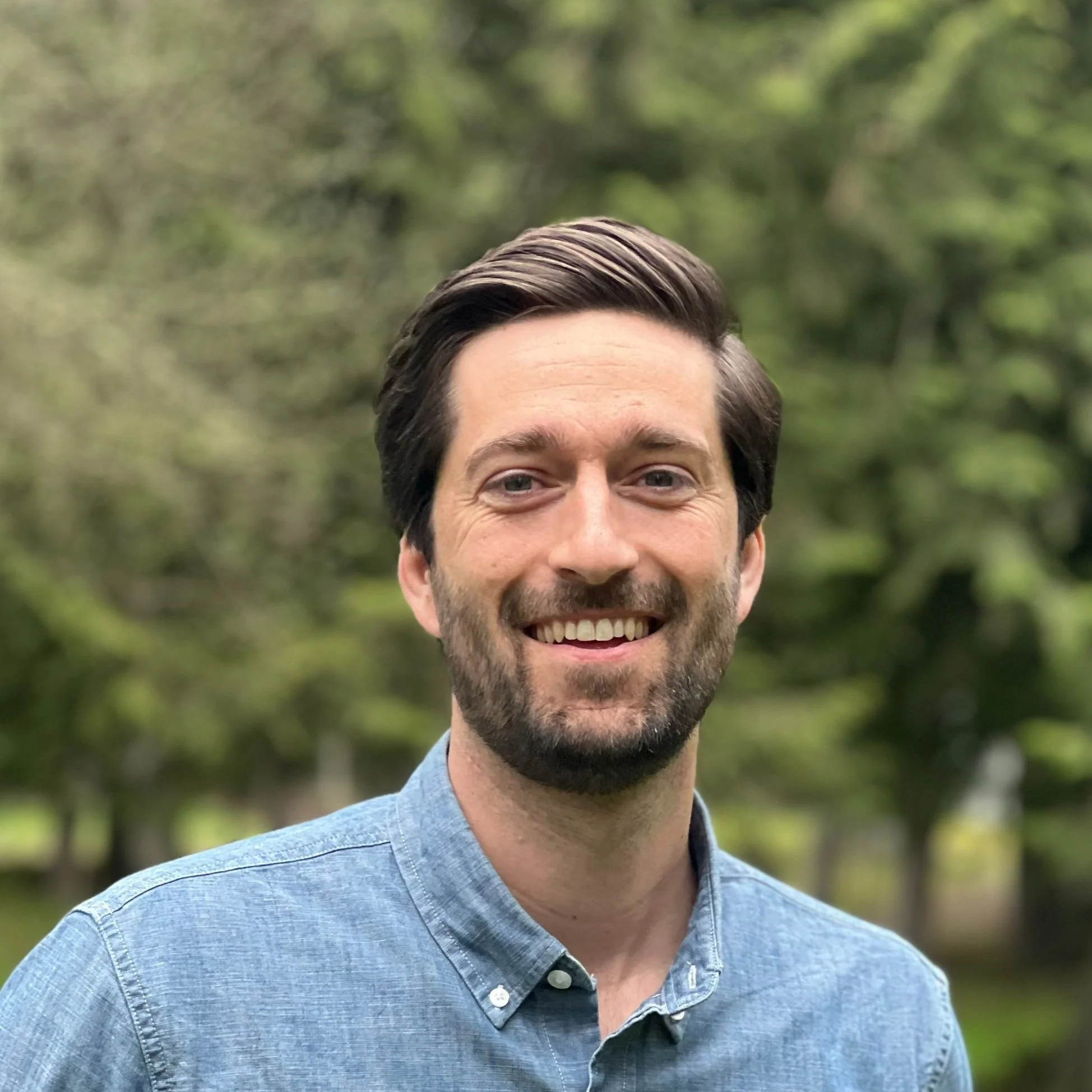 [headshot] image of customer (for a construction company)