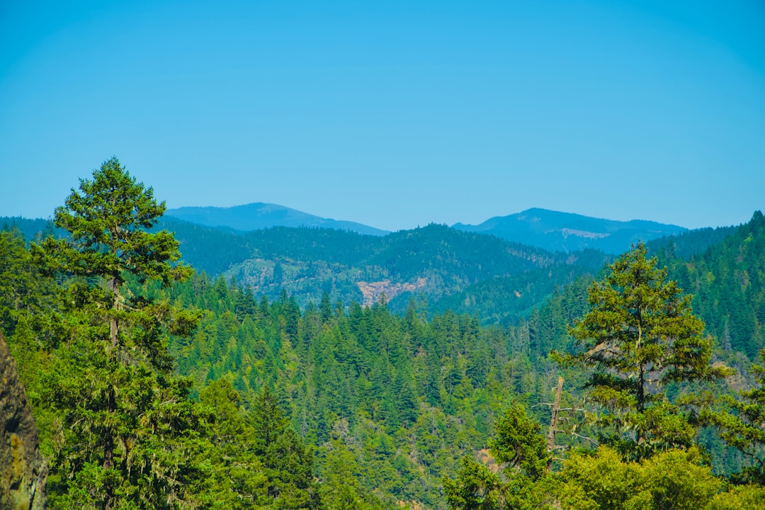 Southern Oregon climate zones and HVAC system recommendations infographic Southern Oregon climate zones and HVAC system recommendations infographic