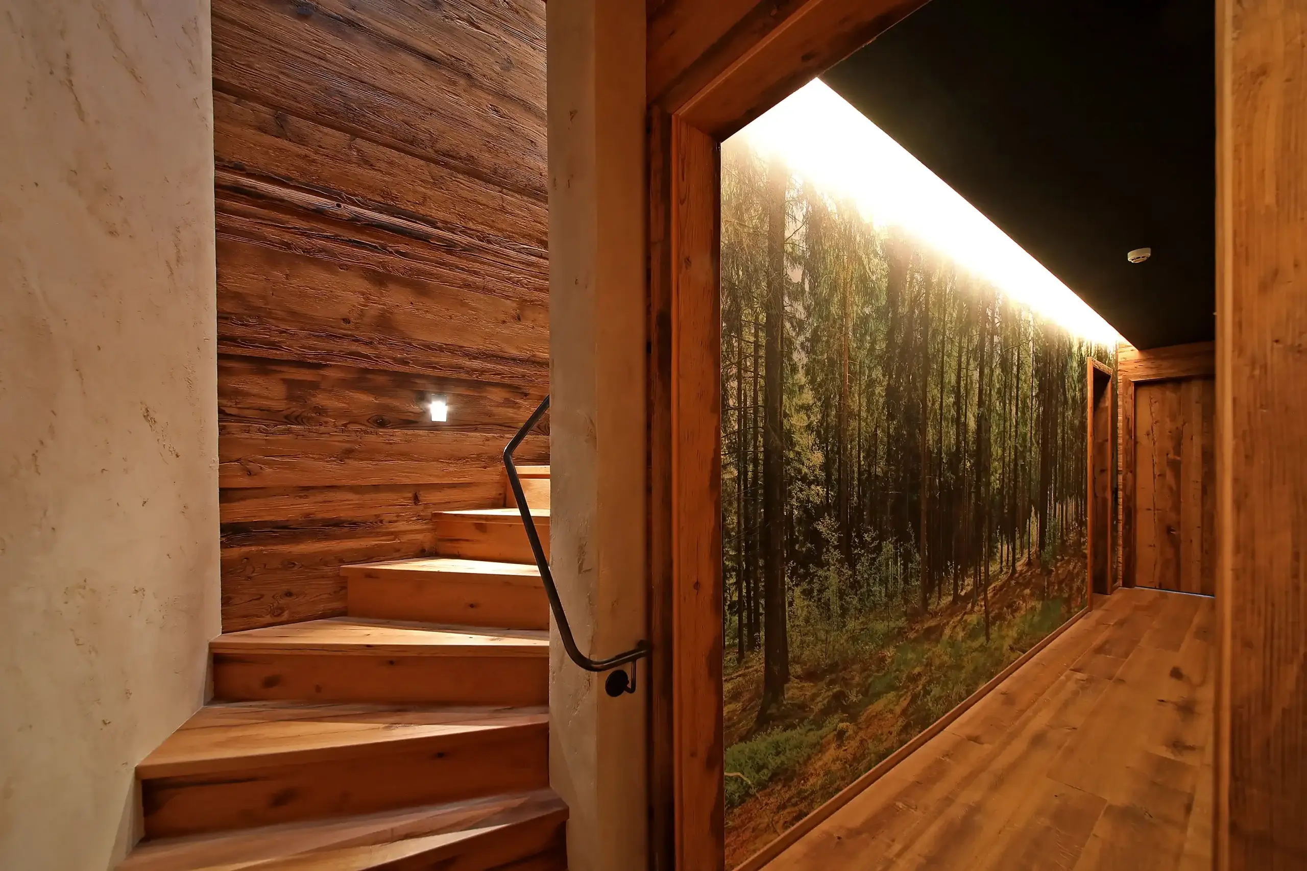 Chalet O Galerie Drinnen Treppe