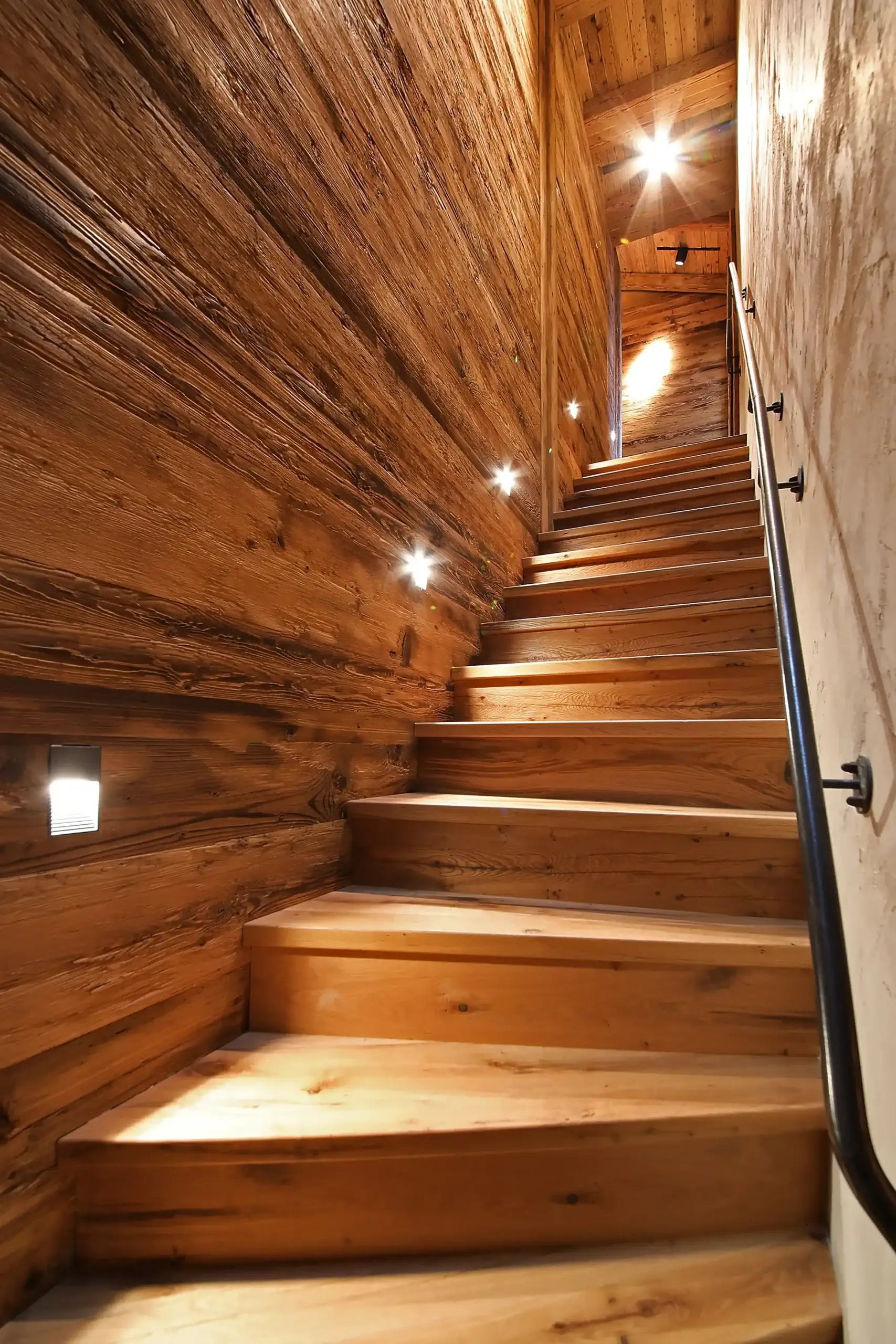 Chalet O Galerie Drinnen Treppe
