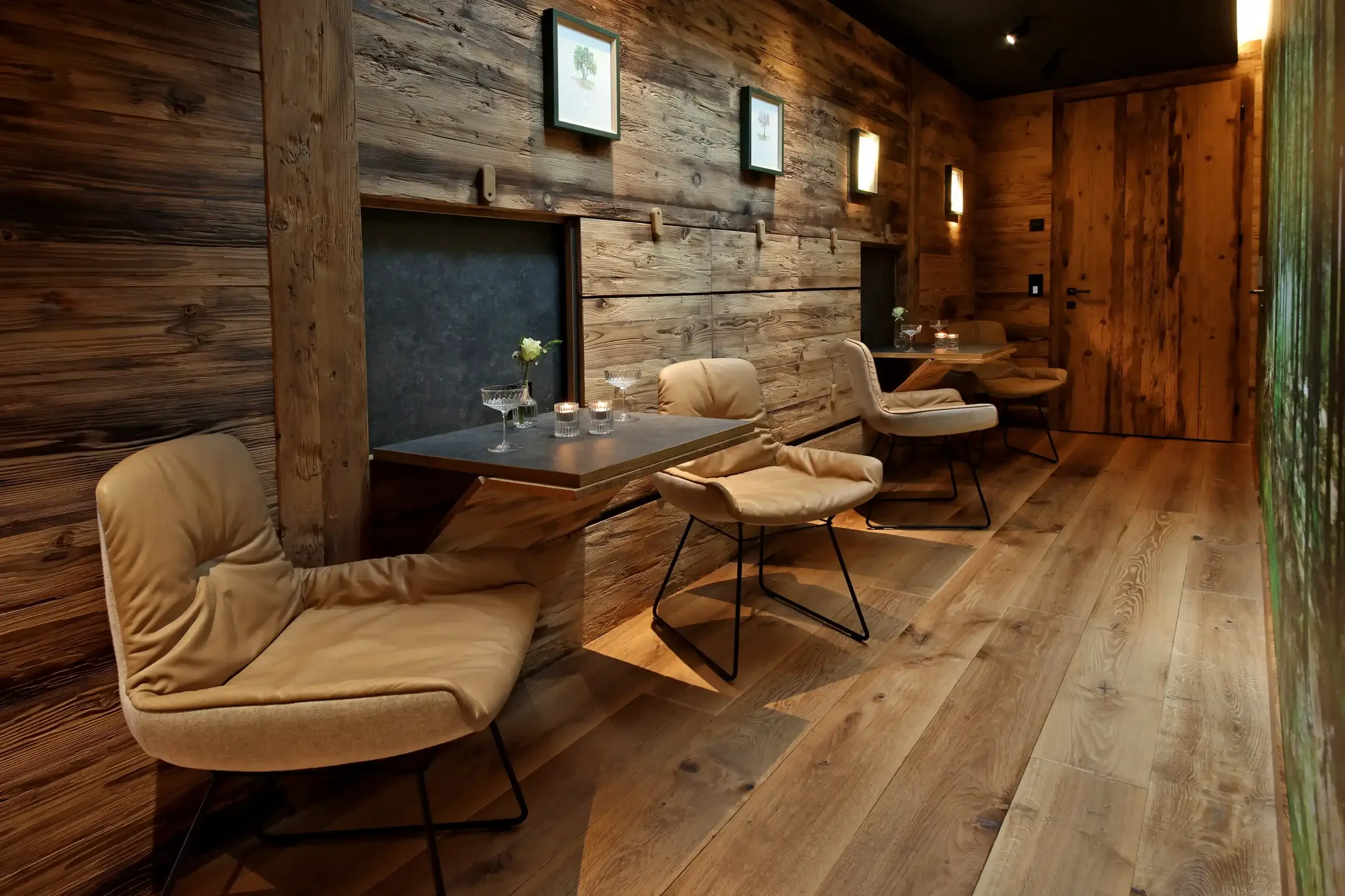 Chalet O Drinnen Ausklapptisch mit Stühlen