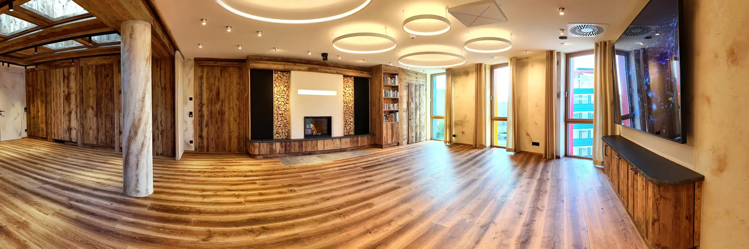 Chalet O Drinnen großer Raum