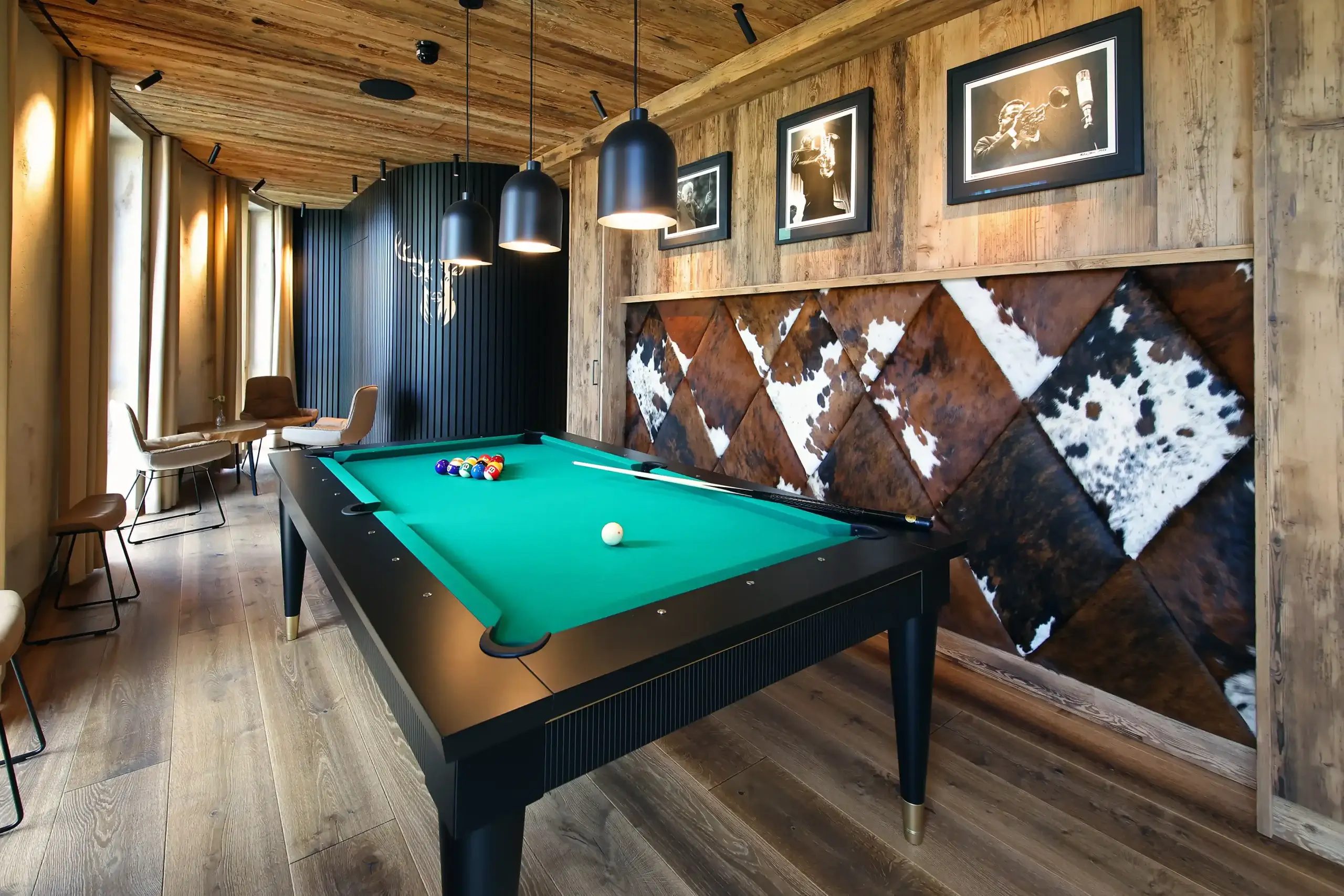 Chalet O Drinnen Billiardtisch