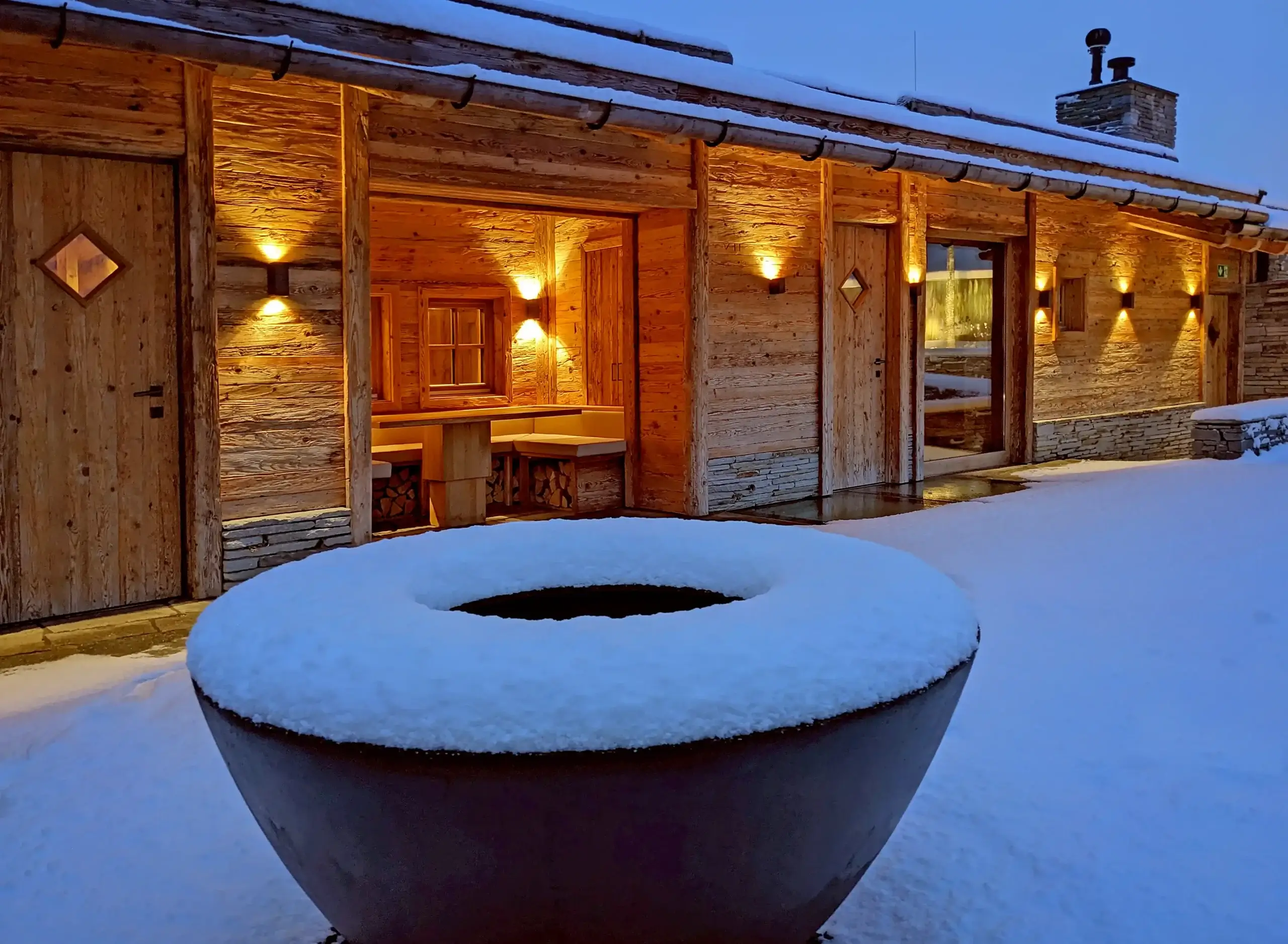 Chalet O von Außen bei Schnee