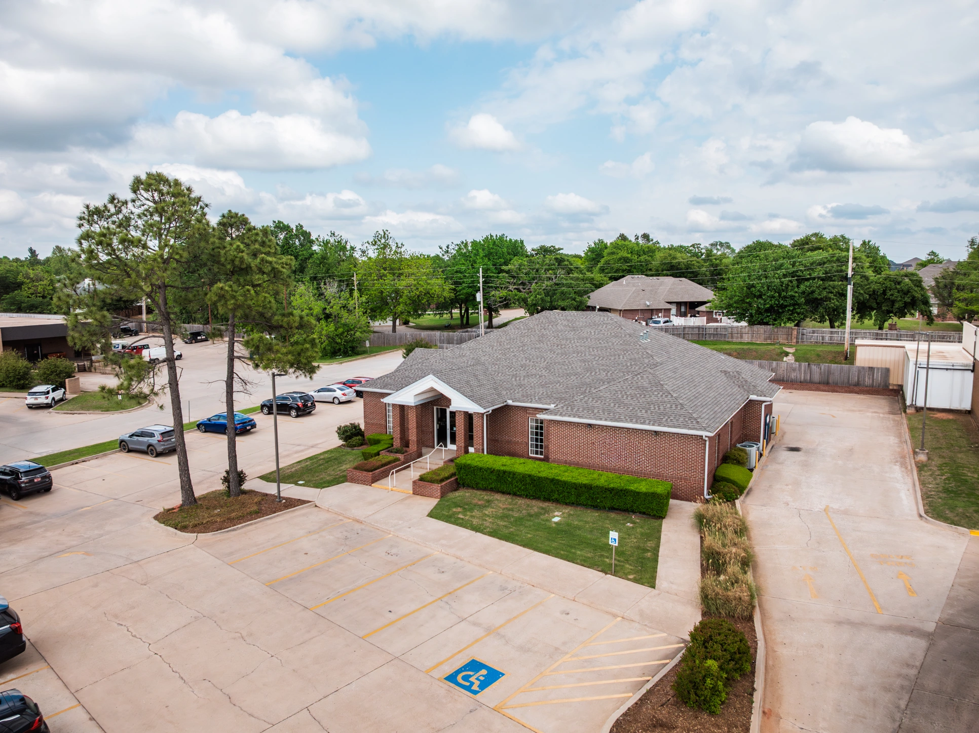 Aerial view of the Brooks Bank Blanchard branch and parking lot