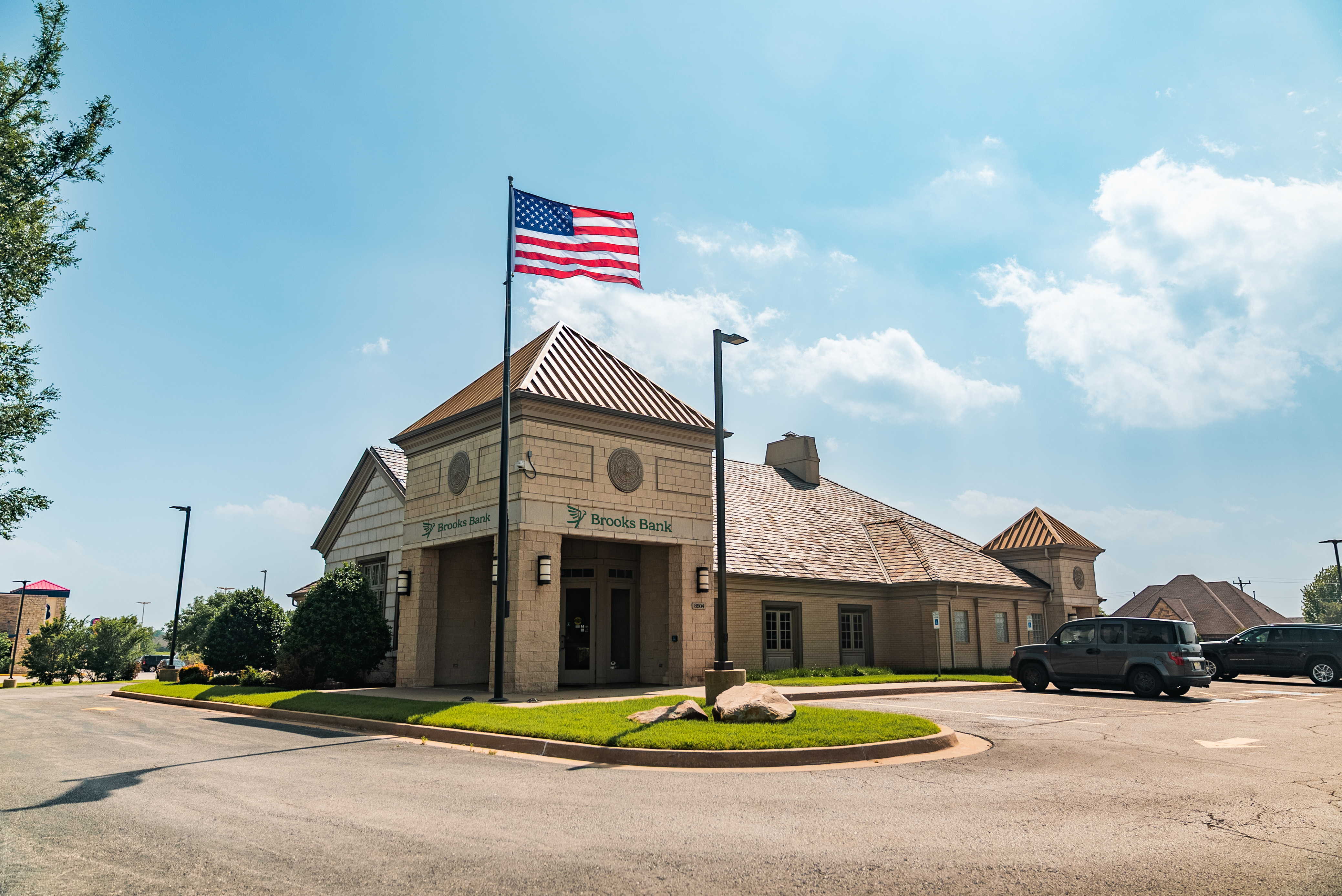 The Brooks Bank Southwest Oklahoma City branch and flagpole