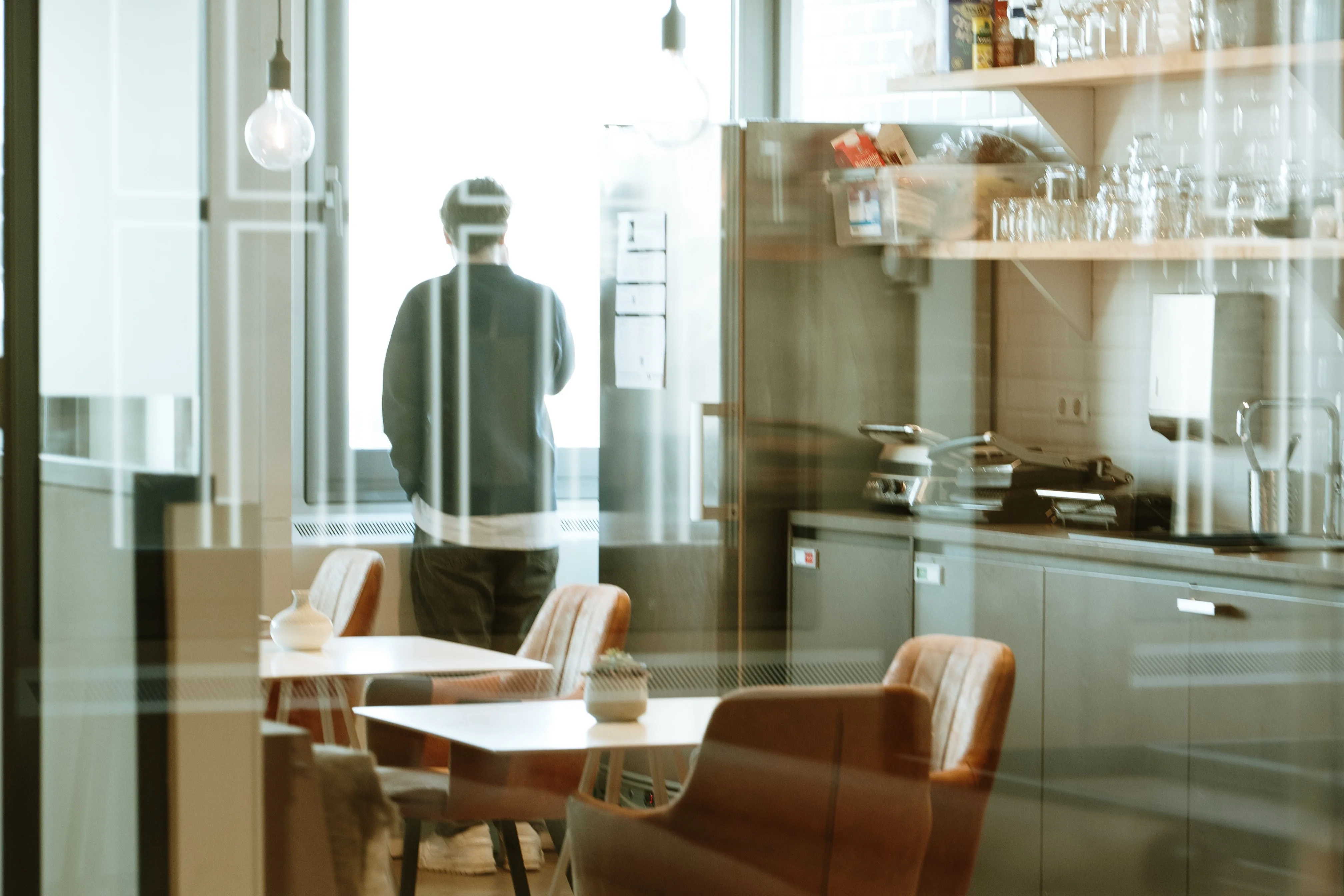 Data consultant werkend met verschillende tools