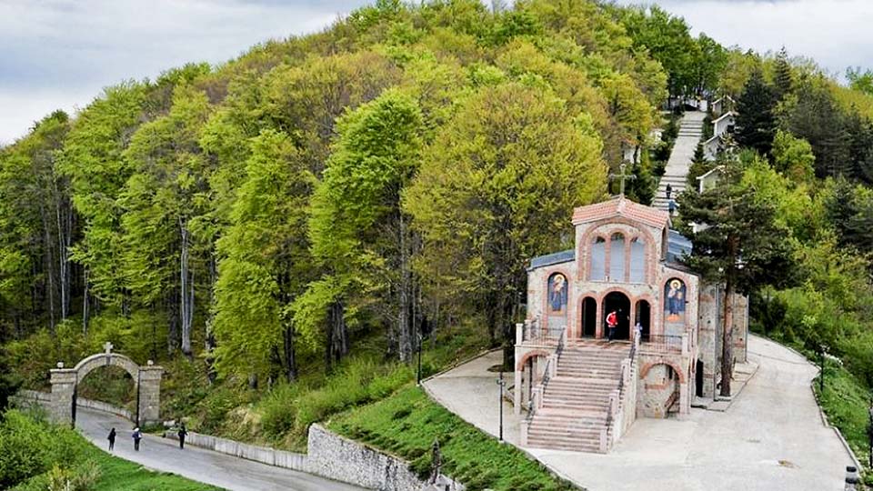 image of a guided tour group