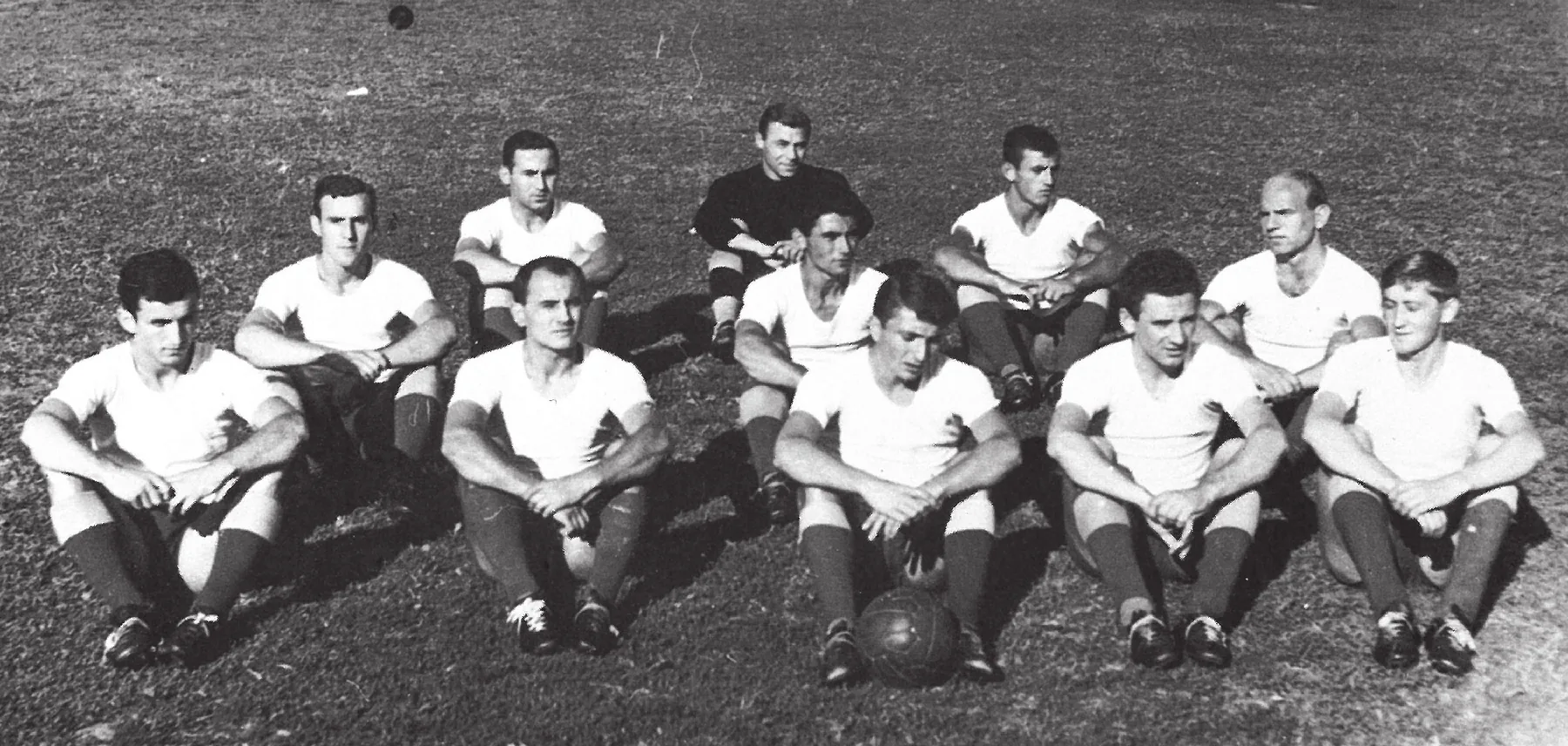 Тим Борца у јесен 1964. године: Колак, Башкот, Башић, Алагић, Кривокућа, Томљеновић, Јововић, Спасојевић, Јусић, Фазлић и Алвировић.