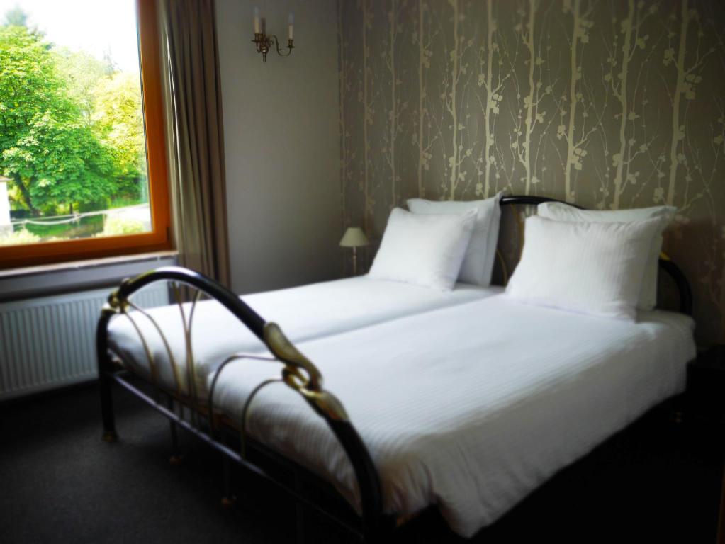 Deluxe double room with river view