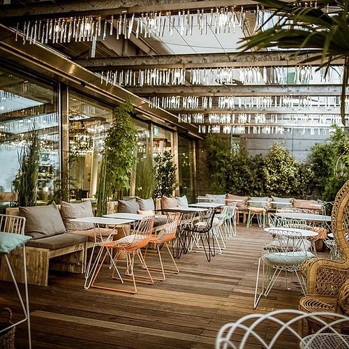 image of a tech conference (for a space tech)