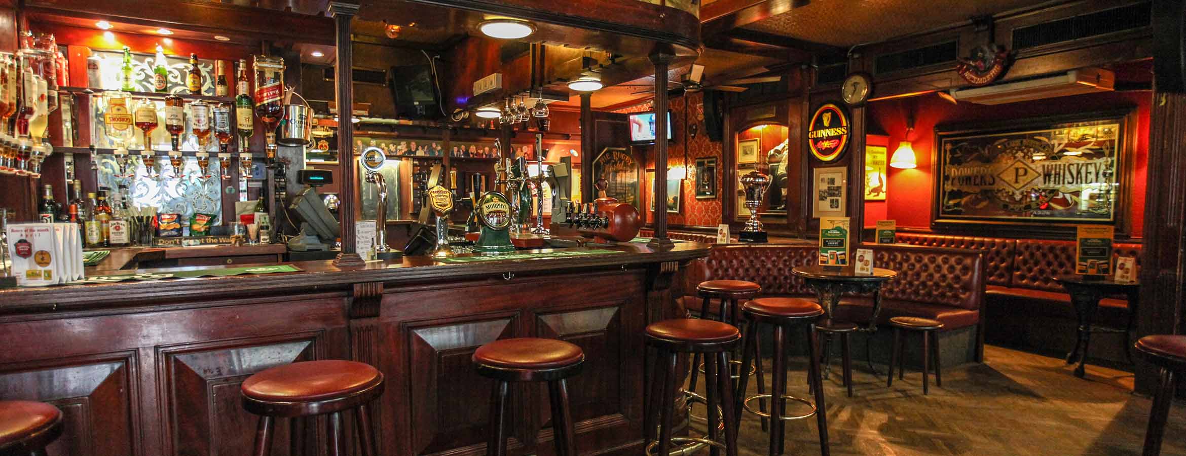 image of outdoor dining experience (for a food truck)