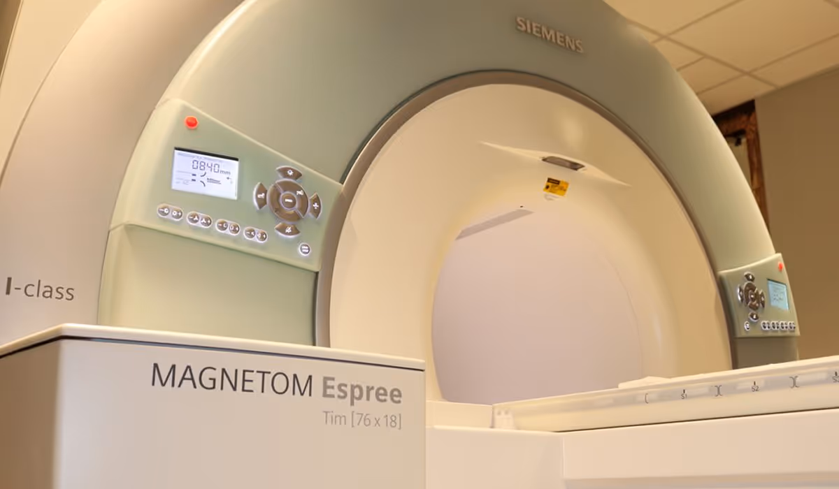 MRI machine at Spectrum MRI