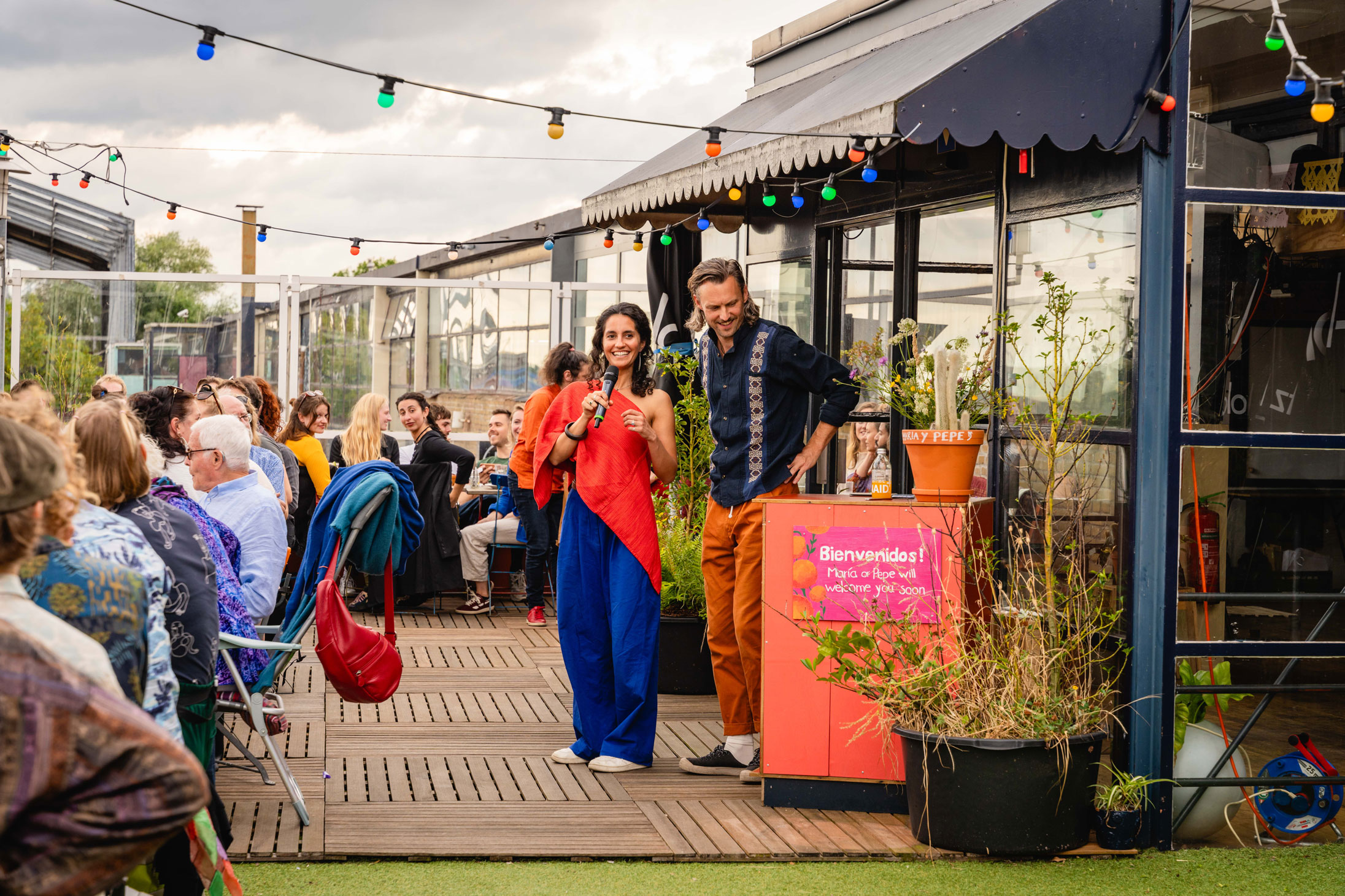 From July 8 to August 1, Stichting Maria & Pepe reopens its doors at OASE. From Wednesday to Saturday, come visit for plant-based Mexican cuisine, cocktails, and spending time in good company.