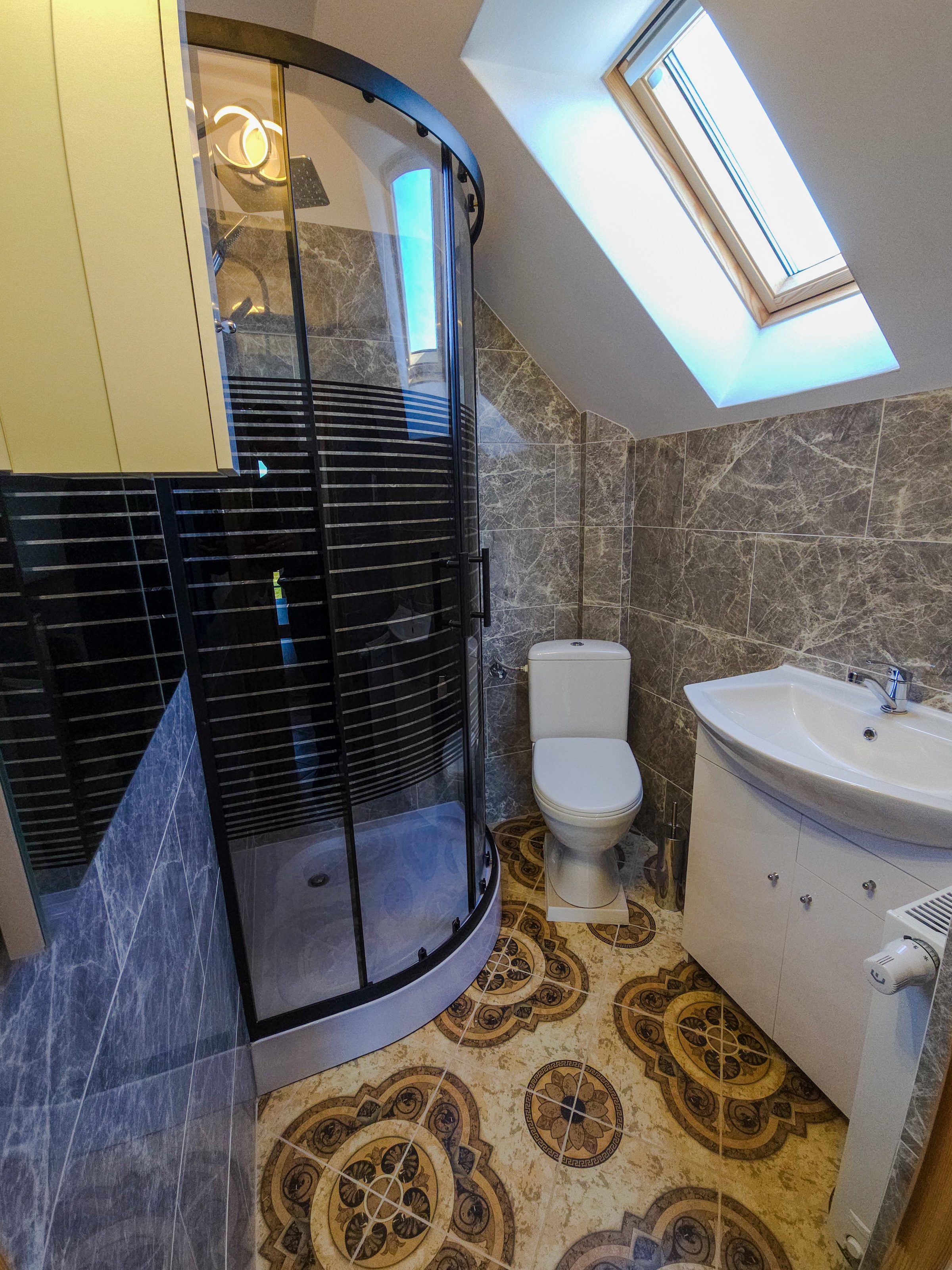 image of charming bed & breakfast exterior