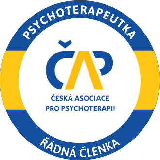 Michaela Pacáková je řádnou členkou České asociace pro psychoterapii.
