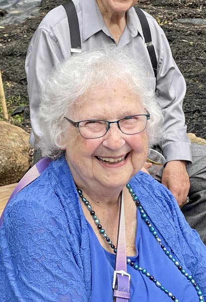 Mary Ellen (Farrell) Hoioos