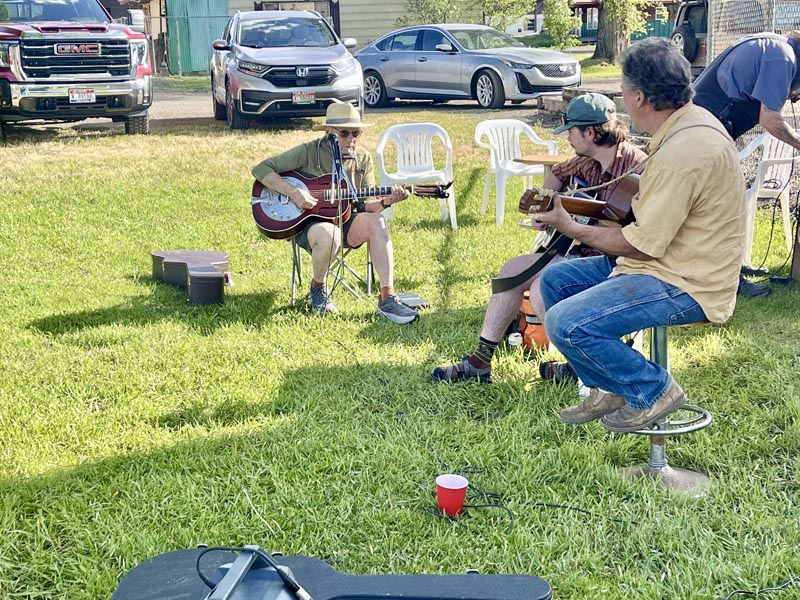 New Meadows residents gather for some music during the city’s Memorial Day Barbecue.Photo credit: Rachel Reynaga.