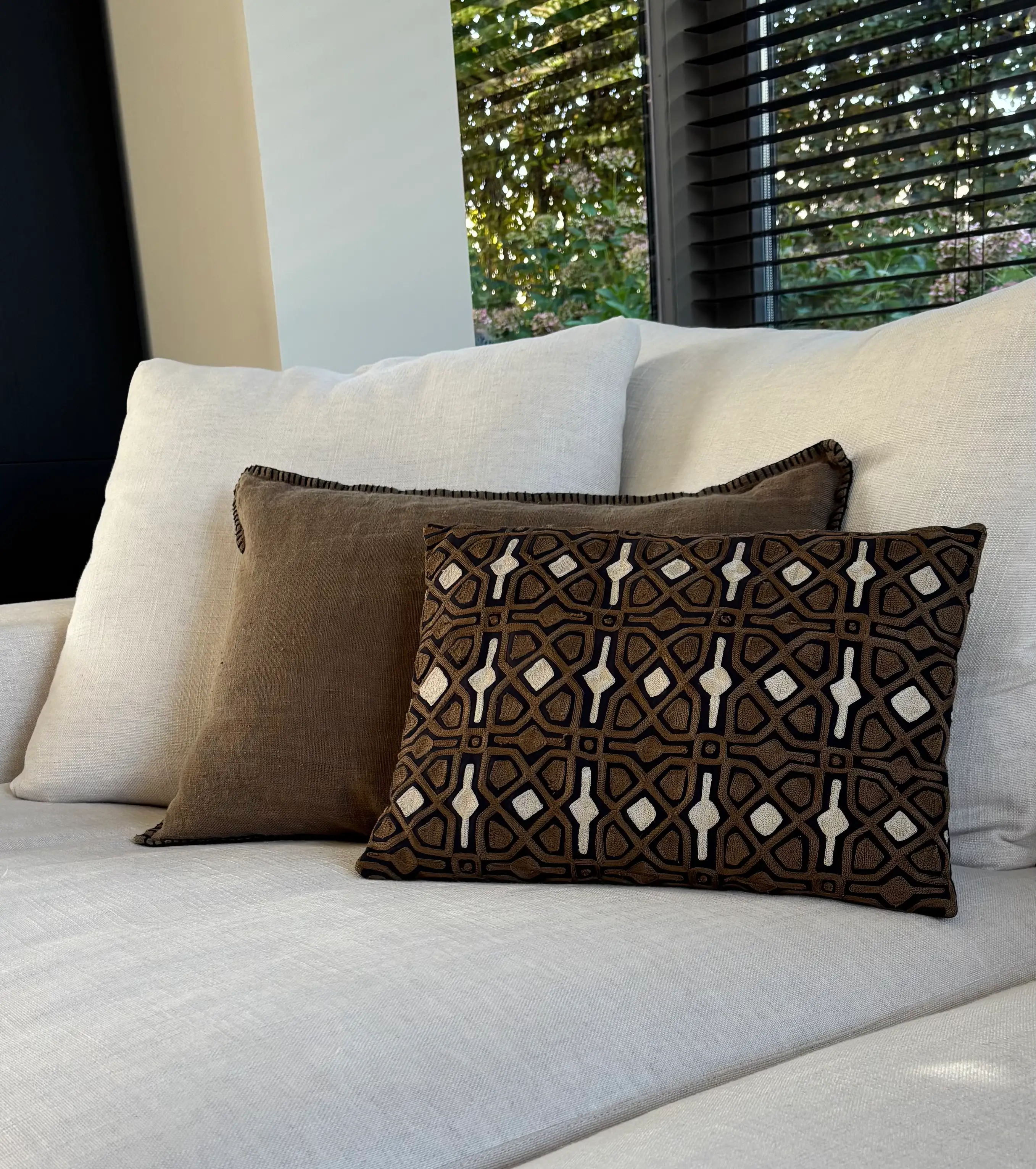 Renovatie leefruimte met verbeterde indeling en harmonie tussen oud en nieuw