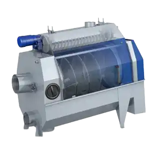 Industriell sentrifuge med blått og grått design og gjennomsiktig deksel som viser roterende deler.