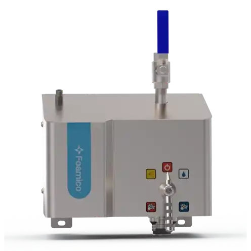 Industrielt skummaskinapparat med kontrollpanel merket Foamico og fargede symboler for funksjoner.