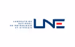 Logo du Laboratoire National d'Énergie avec les lettres UNE en bleu et rouge.