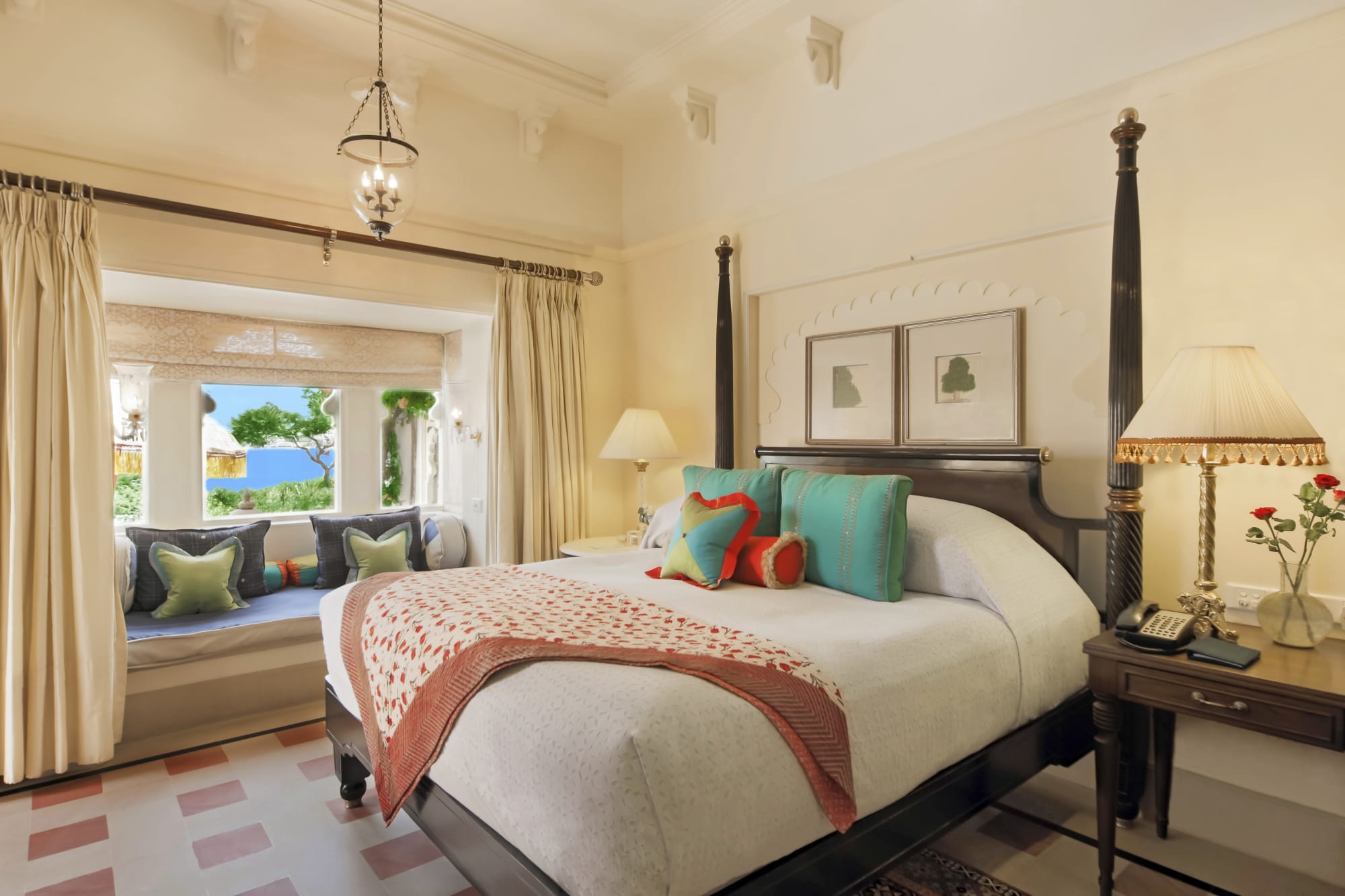 The Oberoi Udaivilas in Udaipur & Umgebung: The Oberoi Udaivilas Premier Seeblick Zimmer