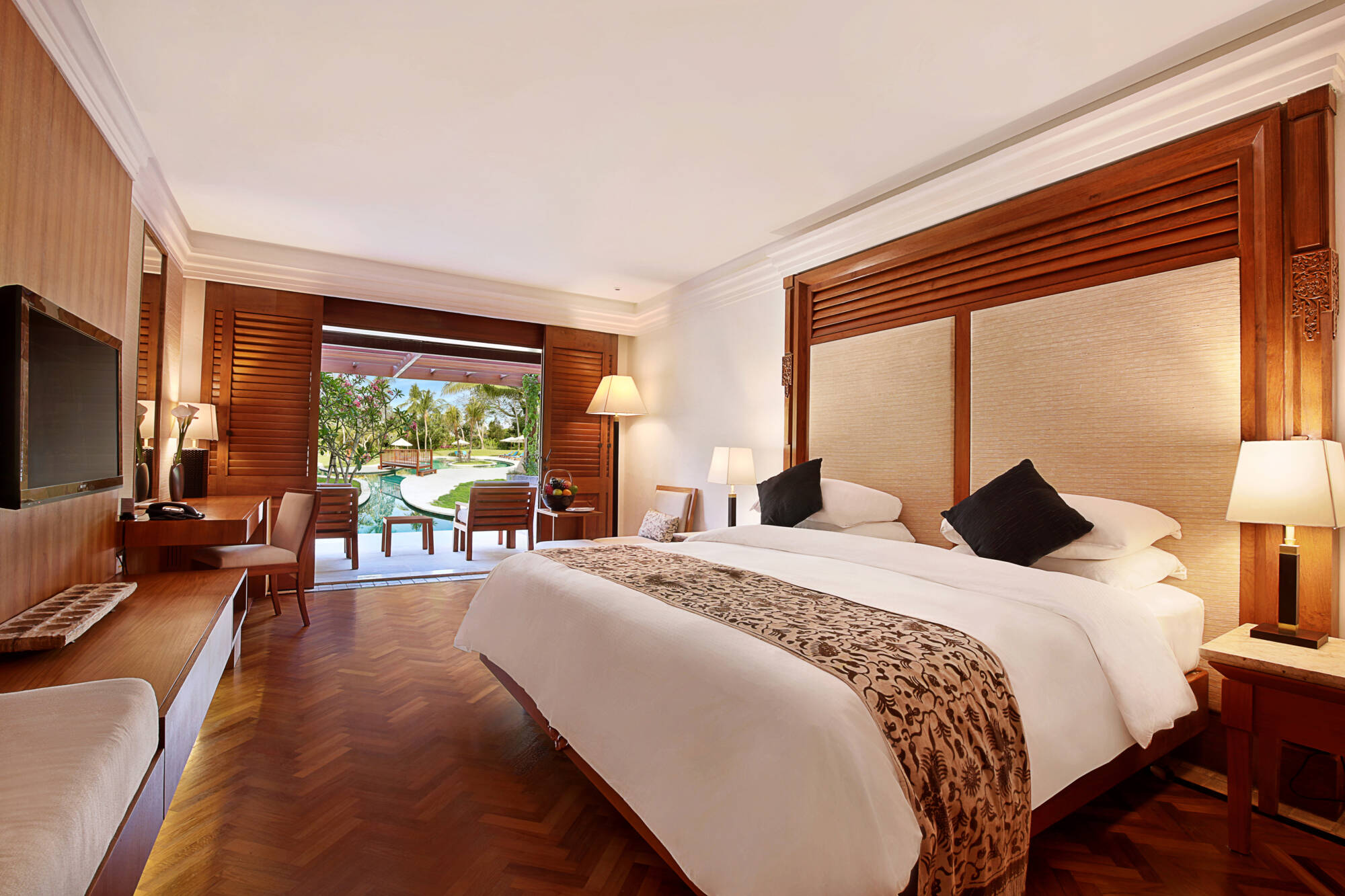 Nusa Dua Beach Hotel&Spa - Handwritten Collection in Süd-Bali: Nusa Dua Beach Hotel and Spa Palace Club Lagoon Access