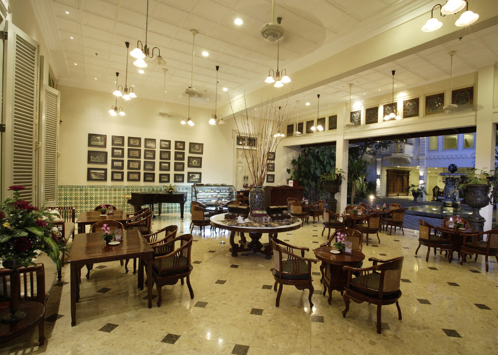 The Phoenix Hotel in Yogyakarta und Umgebung:  Yogyakarta The Phoenix Hotel Lobby