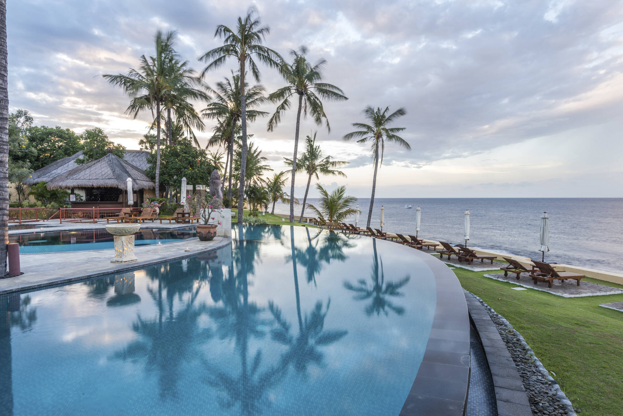 Siddhartha Oceanfront Resort & Spa in Ost-Bali | Sidemen: Bali Siddhartha Oceanfront Resort and Spa Pool
