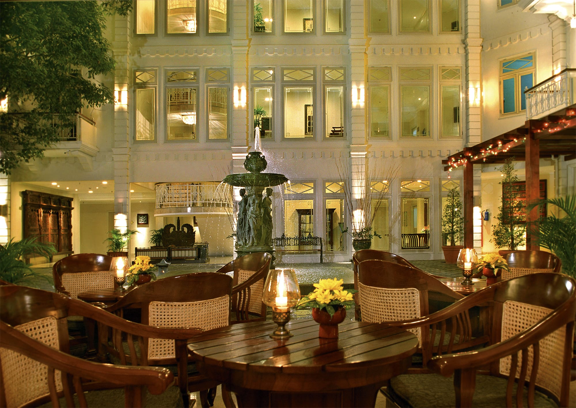 The Phoenix Hotel in Yogyakarta und Umgebung:  Yogyakarta The Phoenix Hotel Lobby