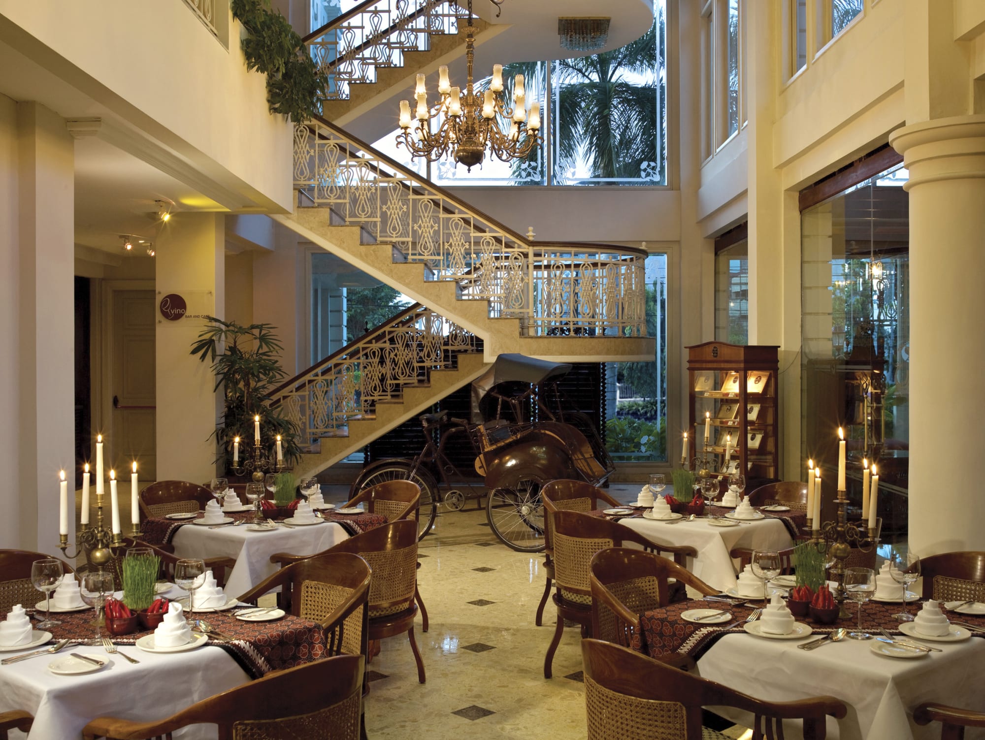 The Phoenix Hotel in Yogyakarta und Umgebung: Yogyakarta The Phoenix Hotel Restaurant