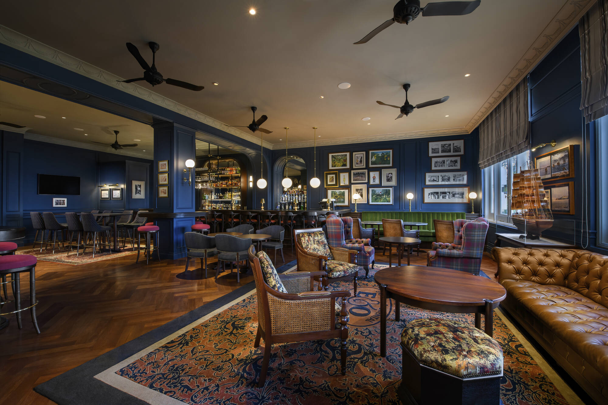 Eastern & Oriental Hotel in Penang: Eastern and Oriental Hotel - Farquhar's Bar