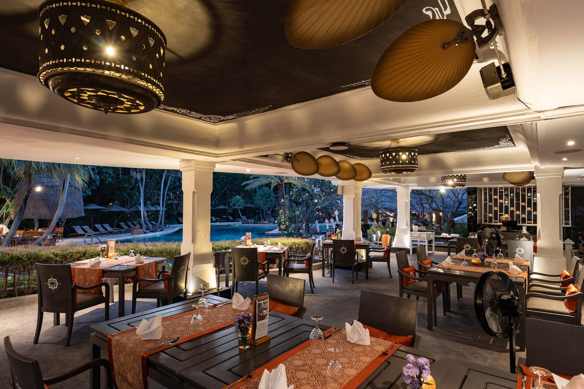 Anantara Hua Hin Resort: Anantara Hua Hin Resort - Restaurant Rim Nam