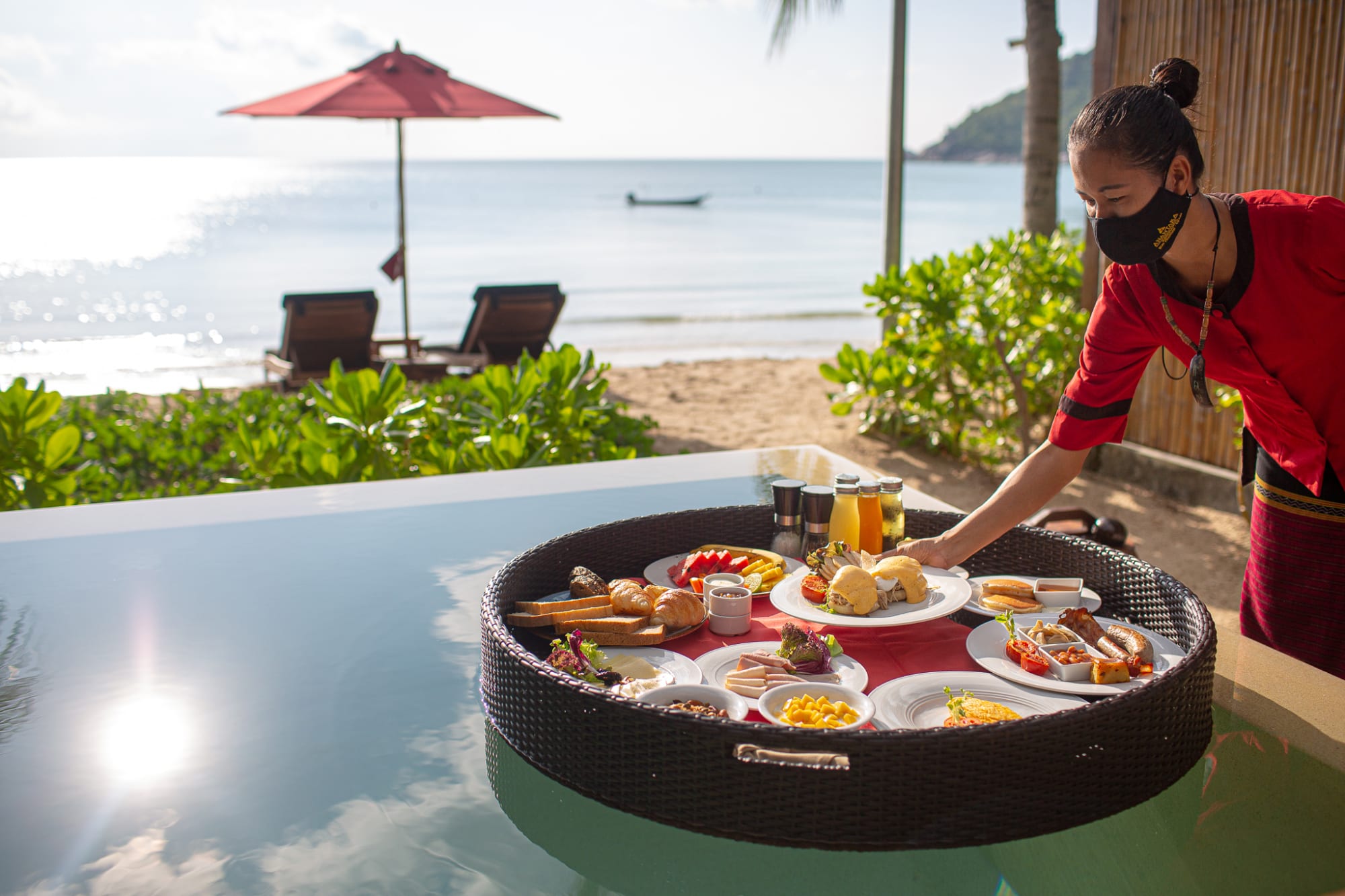 Anantara Rasananda Koh Phangan Villas in Ko Phangan: Anantara Rasananda Koh Phangan Villas Floating Breakfast