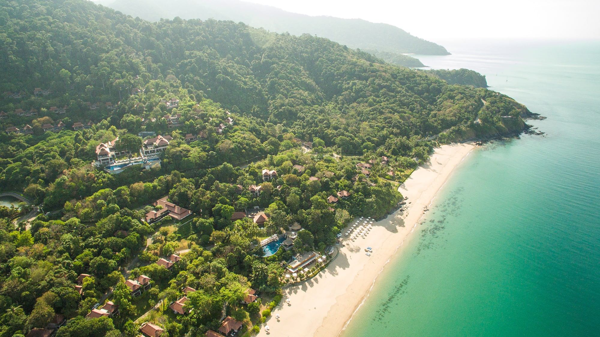 Pimalai Resort & Spa in Ko Lanta: Thailand Pimalai Resort & Spa Strand Luftaufnahme