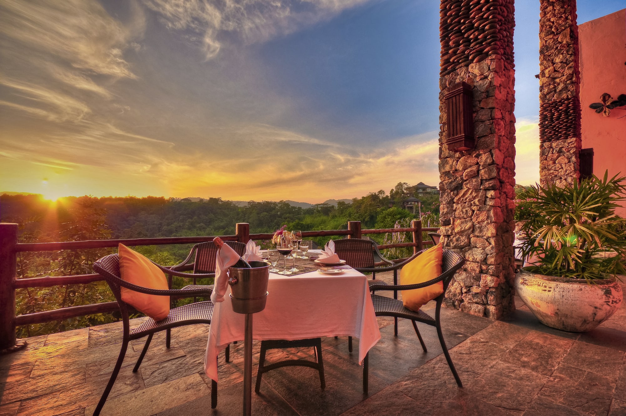 Katiliya Mountain Resort in Chiang Rai: Chiang Rai Katiliya Mountain Resort Sonnenuntergang