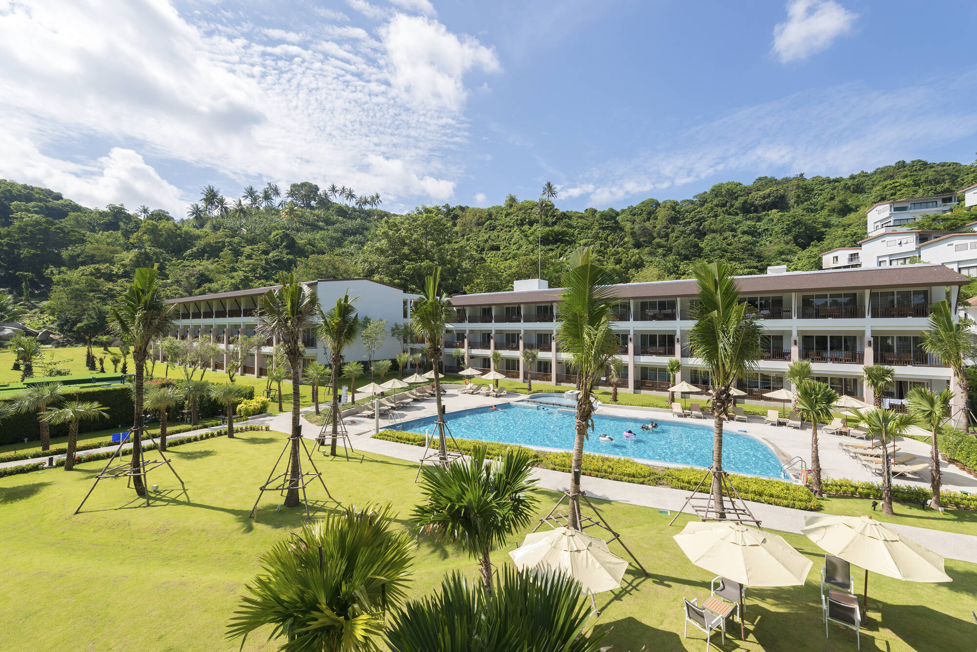 Katathani Phuket Beach Resort:  Phuket Katathani Phuket Beach Resort Pool
