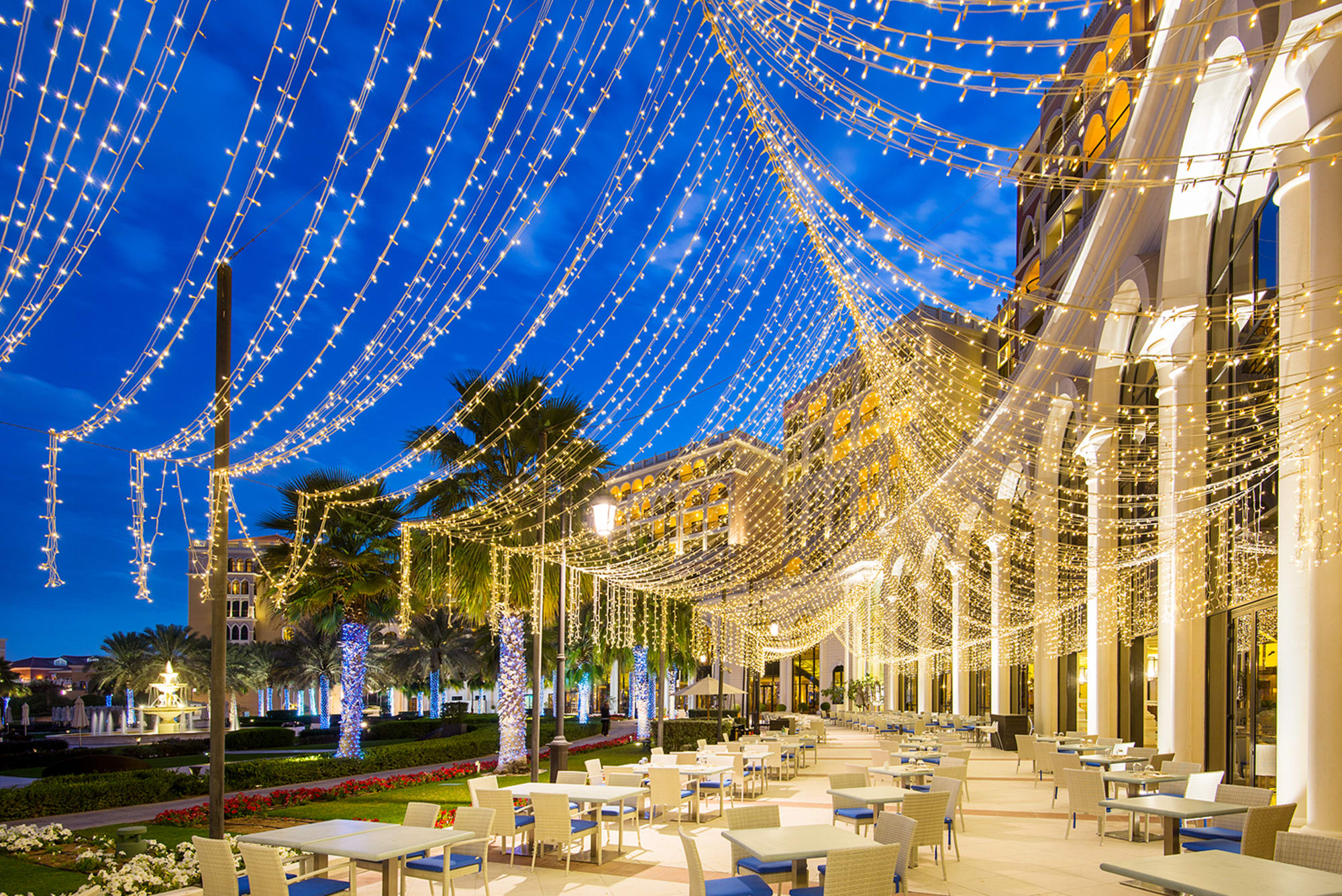 The Ritz-Carlton Abu Dhabi: The Ritz-Carlton Abu Dhabi Grand Canal - Restaurant