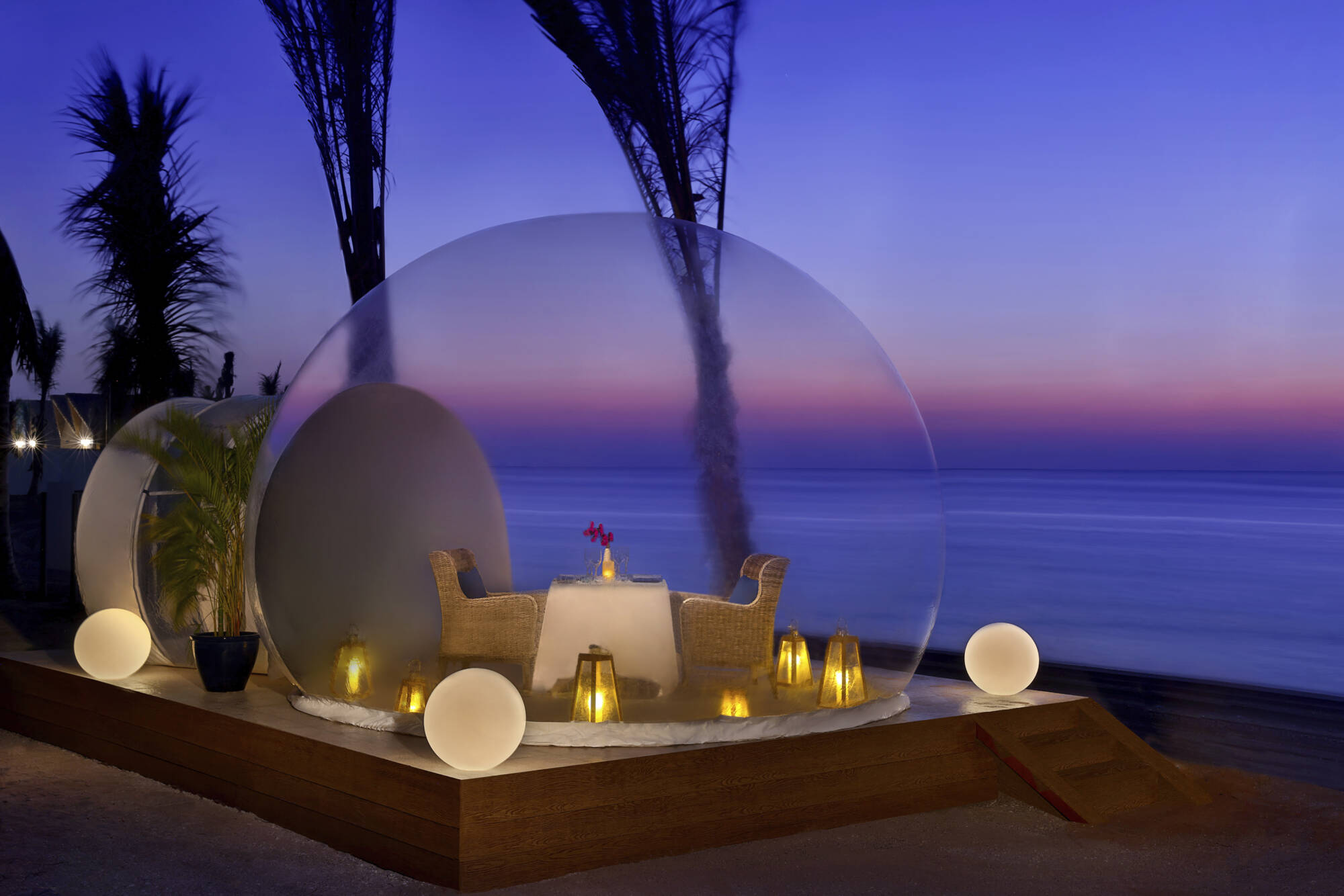 Anantara The Palm Dubai Resort:  Anantara The Palm Dubai Resort Bubble Dining
