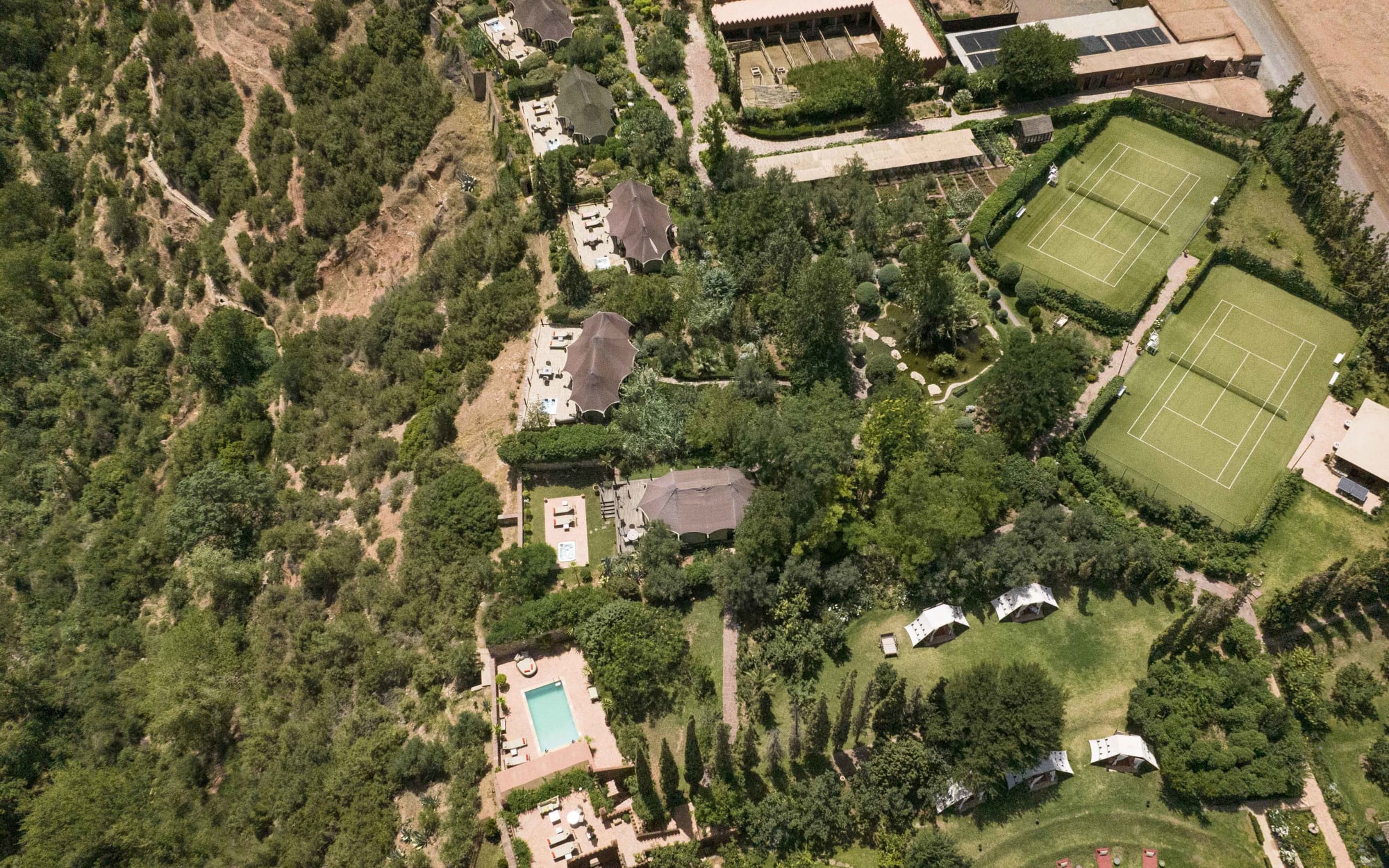 Kasbah Tamadot in Atlasgebirge: Kasbah Tamadot - Tennis