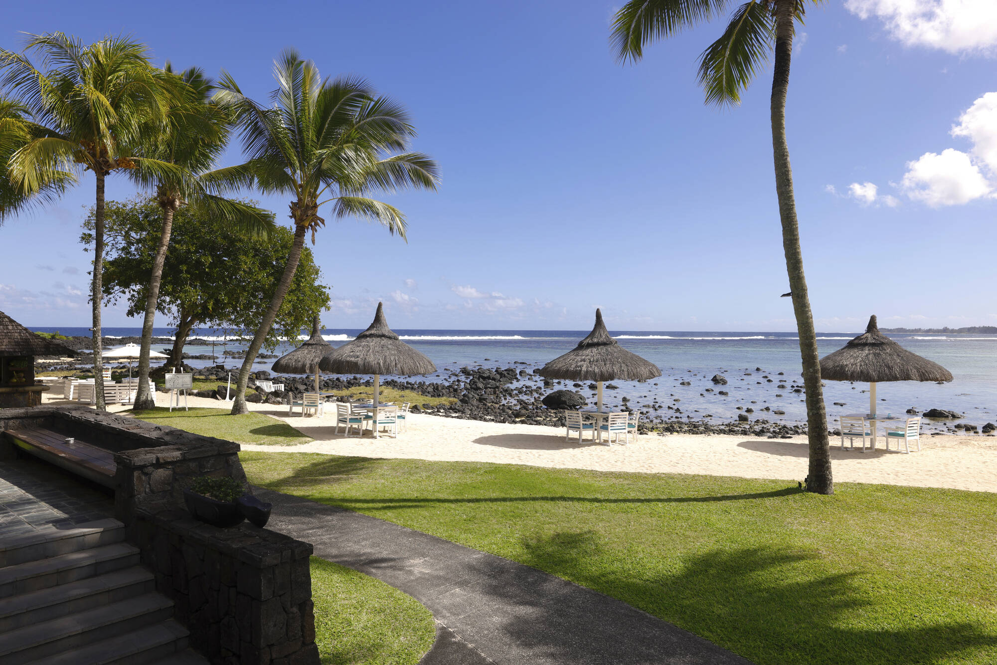 Shanti Maurice Resort & Spa in Süd | Südwesten: Shanti Maurice Resort Spa Strand