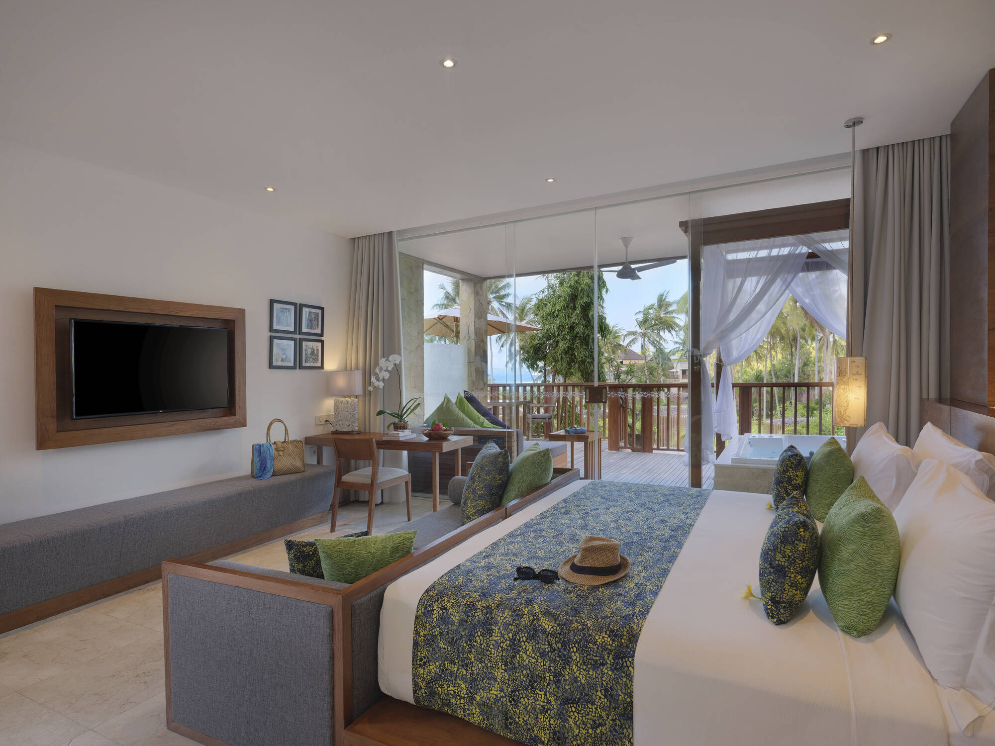 Candi Beach Resort & Spa in Ost-Bali | Sidemen: Candi Beach Resort and Spa Luxus Meerblick-Suite