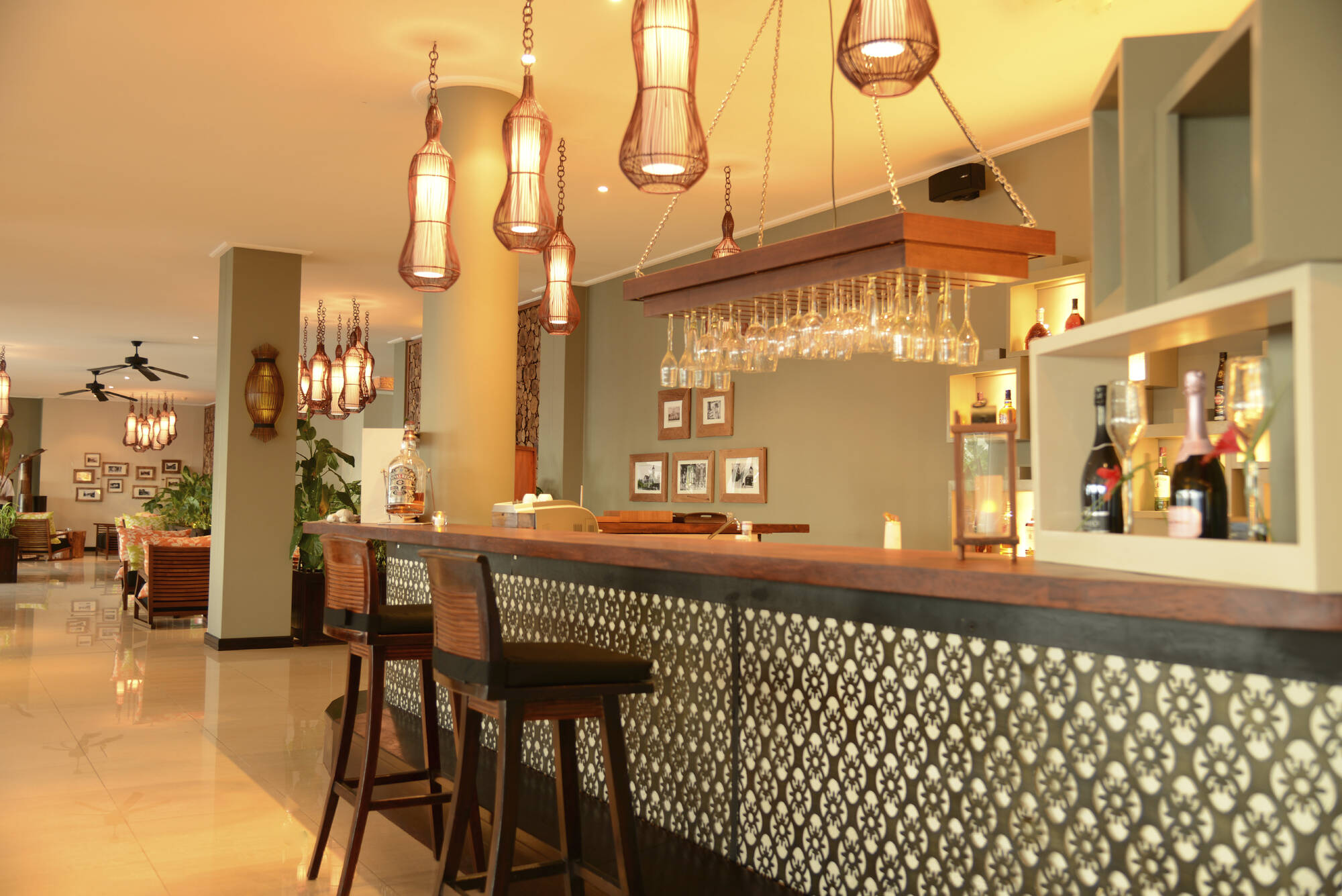 Double Tree by Hilton Allamanda Resort & Spa in Mahé: Allamanda Resort and Spa Bar