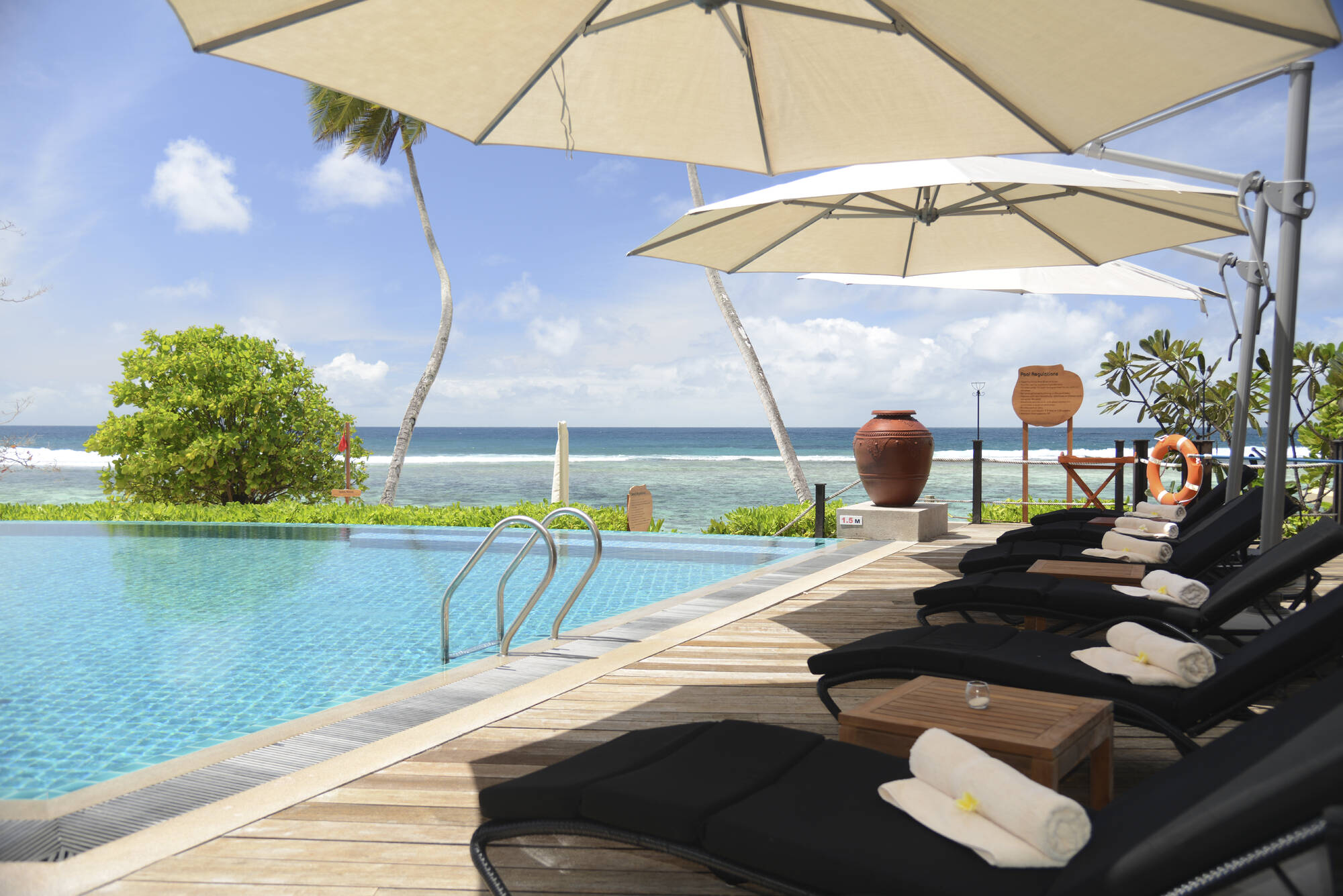 Double Tree by Hilton Allamanda Resort & Spa in Mahé: Allamanda Resort and Spa Pool