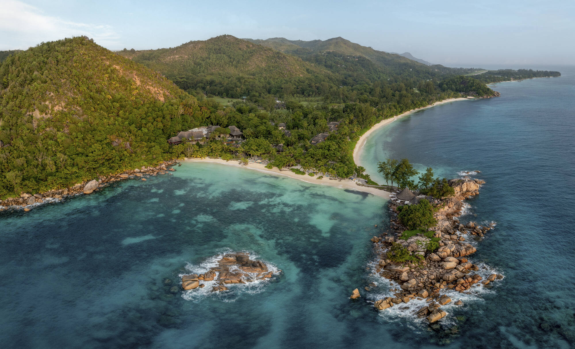 Constance Lemuria Seychelles in Praslin: Constance Lemuria Hotel - Luftaufnahme
