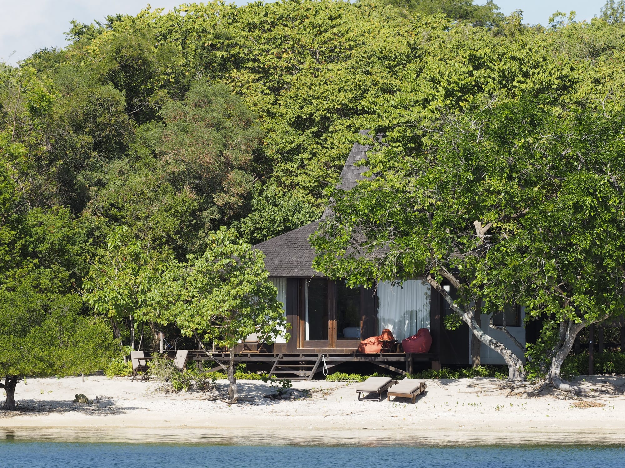 The Menjangan in Nord-Bali: Indonesien Bali The Menjagan Beach Villa